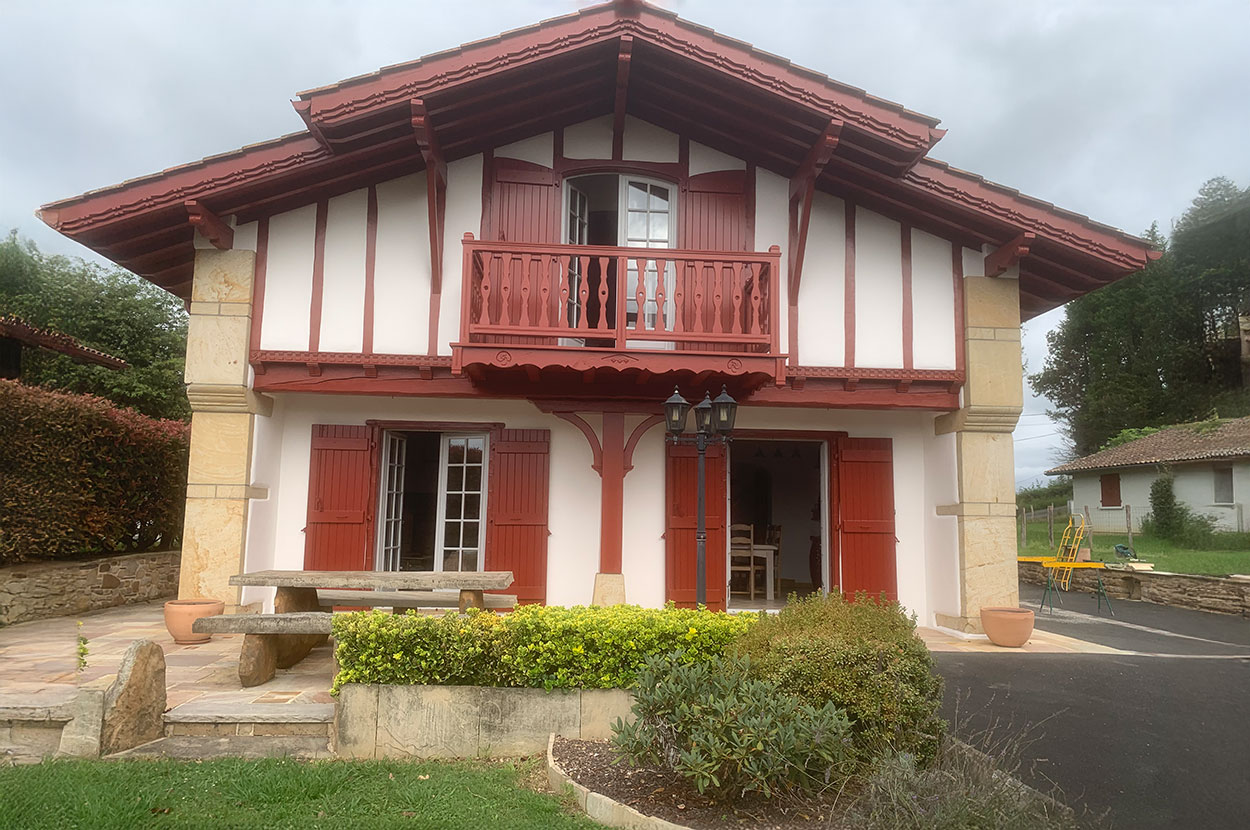 Papier peint Ascain, Papier peint Saint-Jean-de-Luz, Peinture Extérieur Ascain, Peinture Extérieur Saint-Jean-de-Luz, Peinture Intérieur Ascain, Peinture Intérieur Saint-Jean-de-Luz, Ravalement de façade Ascain, Ravalement de façade Saint-Jean-de-Luz, Revêtement mur Ascain, Revêtement mur Saint-Jean-de-Luz